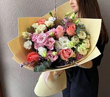 Букет цветов из:  Розы, Лизиантусы и Гвоздики #REPLACE_PRED# Аскизе